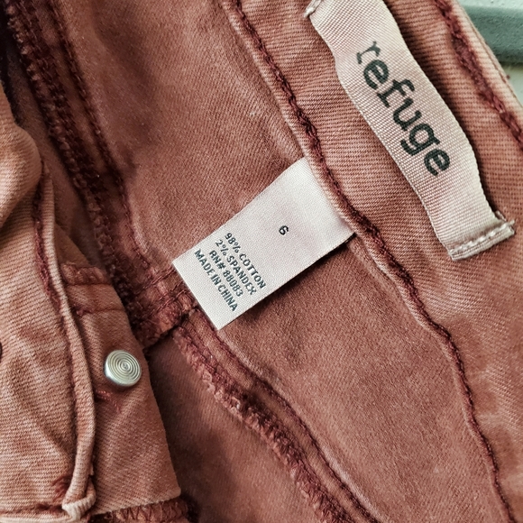 Refuge Distressed High-Rise Buttonfly Shorts Maroon - Picture 3 of 3